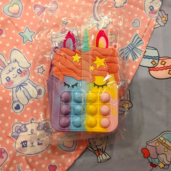 Pop Purse Fidget Toy! Comes with a Pop Bracelet and Pop Key chain! - Picture 2 of 3